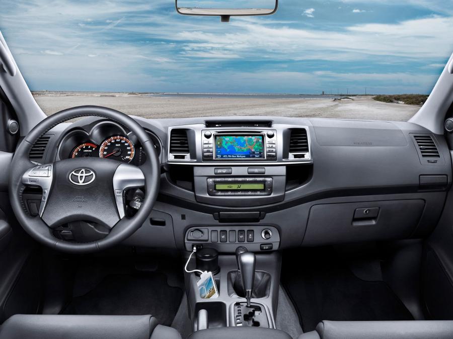  Toyota Hilux Double Cab 2011 года  (фото 10 из 11)